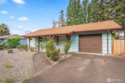 Photo of 2002 Cascade Place W, University Place, WA 98466 (MLS # 2522778)