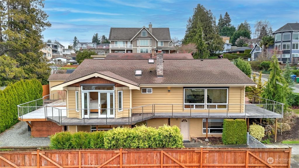 Photo of 904 N 36th Street, Renton, WA 98056 (MLS # 2209730)
