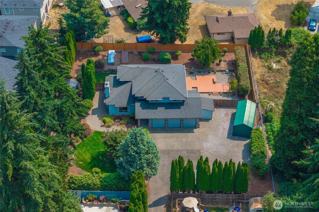 Photo of 820 Monroe Avenue NE, Renton, WA 98056 (MLS # 2589714)