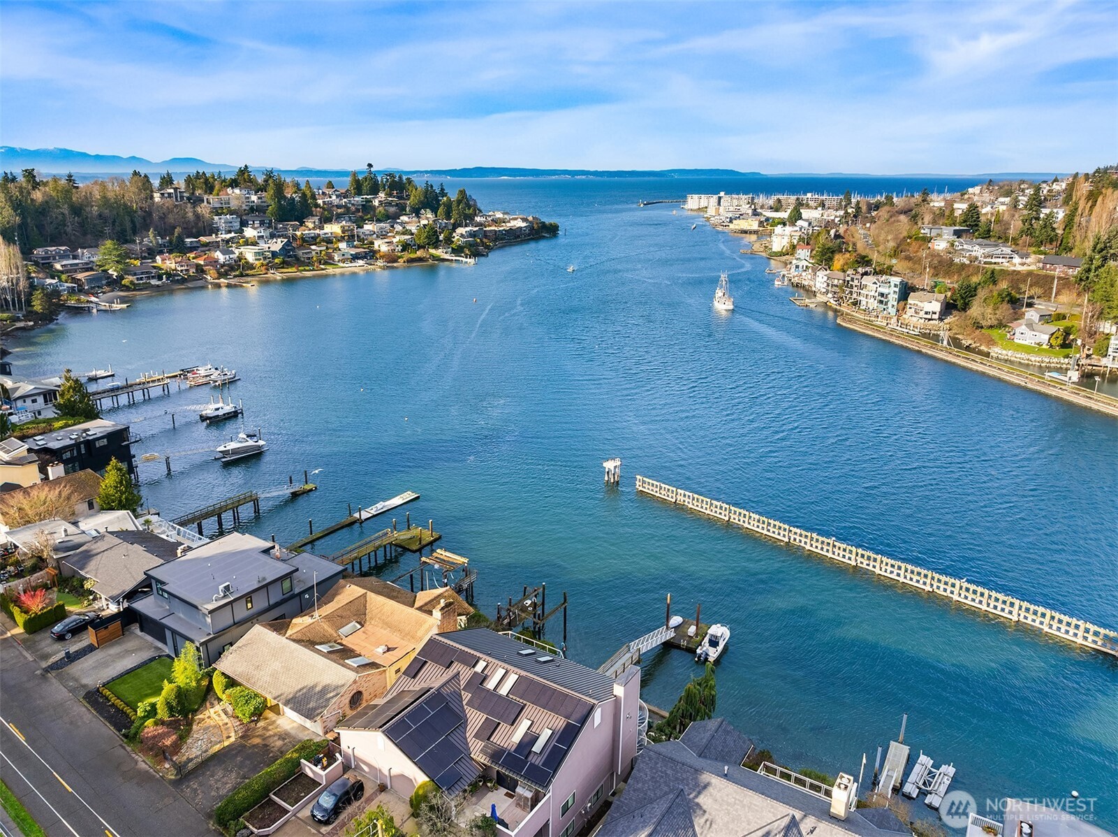 3606 W Commodore Way