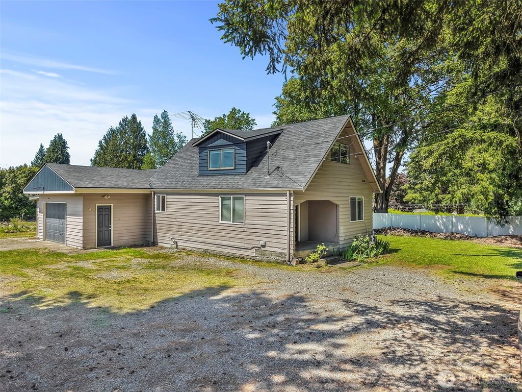 Photo of 29041 112th Avenue SE, Auburn, WA 98092 (MLS # 2499350)