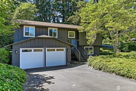 Photo of 24014 57th Avenue SE, Woodinville, WA 98072 (MLS # 2533601)