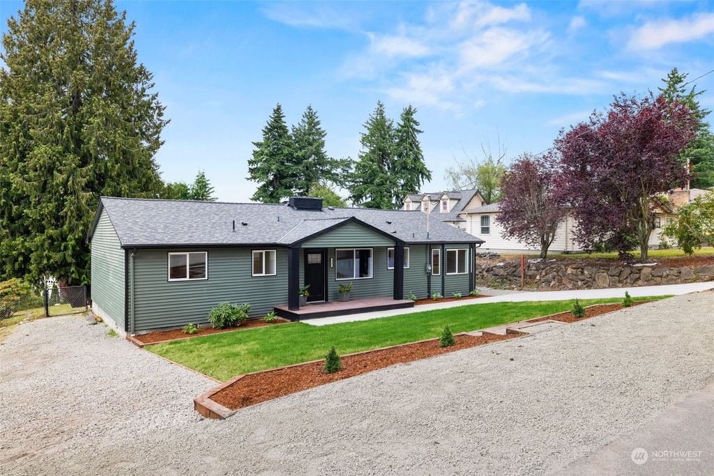 Photo of 2407 9th Avenue, Milton, WA 98354 (MLS # 2126777)