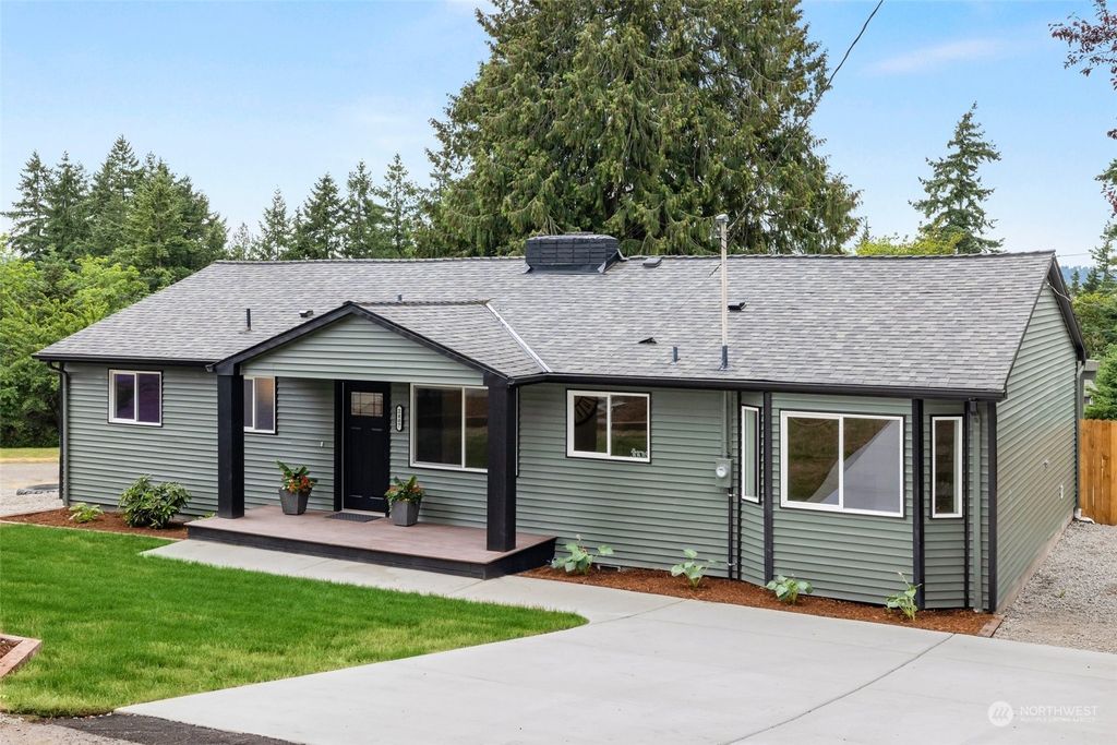 Photo of 2407 9th Avenue, Milton, WA 98354 (MLS # 2126777)