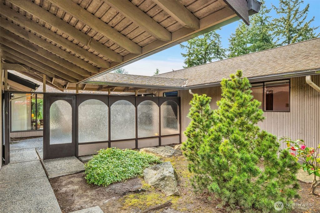 Photo of 5003 125th Avenue SE, Bellevue, WA 98006 (MLS # 2508379)