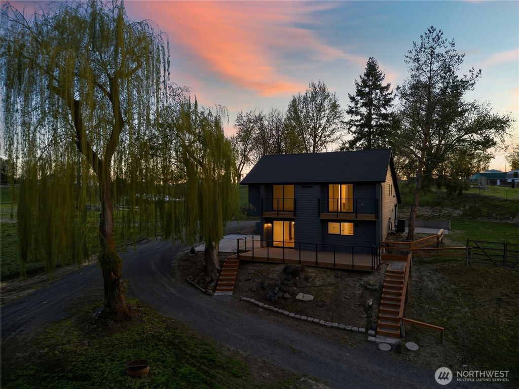 Photo of 54027 Summers Lane, Milton-Freewater, OR 97862 (MLS # 2506151)