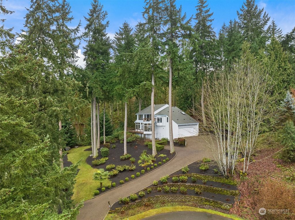 Photo of 4324 170th Place SE, Bellevue, WA 98006 (MLS # 2044999)