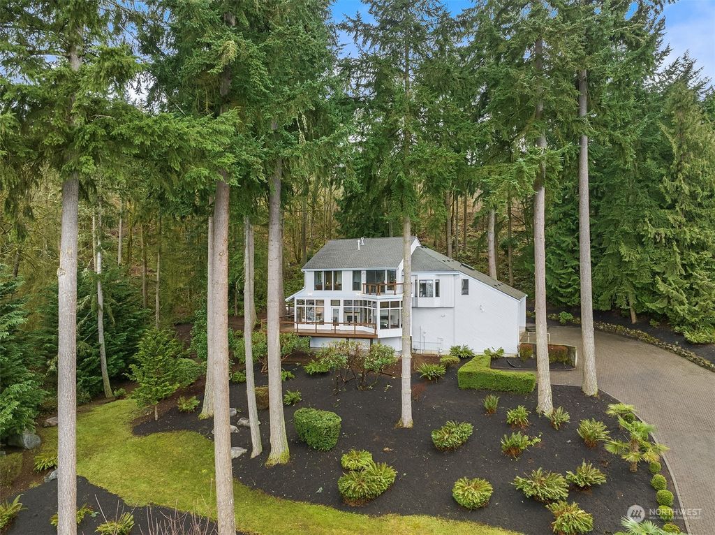 Photo of 4324 170th Place SE, Bellevue, WA 98006 (MLS # 2044999)