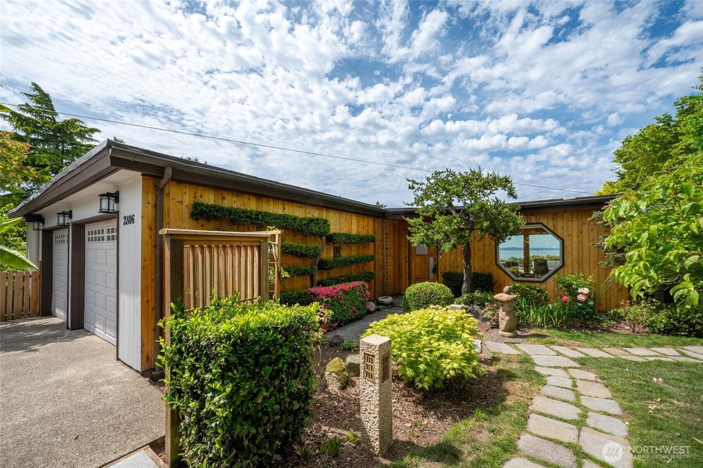 Photo of 2806 SW 167 Park, Burien, WA 98166 (MLS # 2522856)