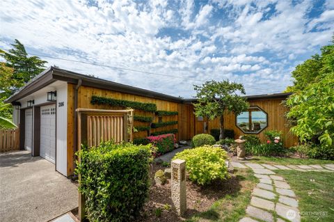 Photo of 2806 SW 167 Park, Burien, WA 98166 (MLS # 2522856)