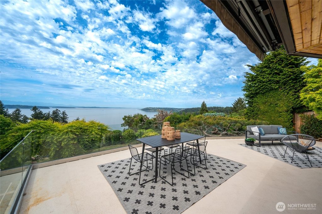 Photo of 2806 SW 167 Park, Burien, WA 98166 (MLS # 2522856)