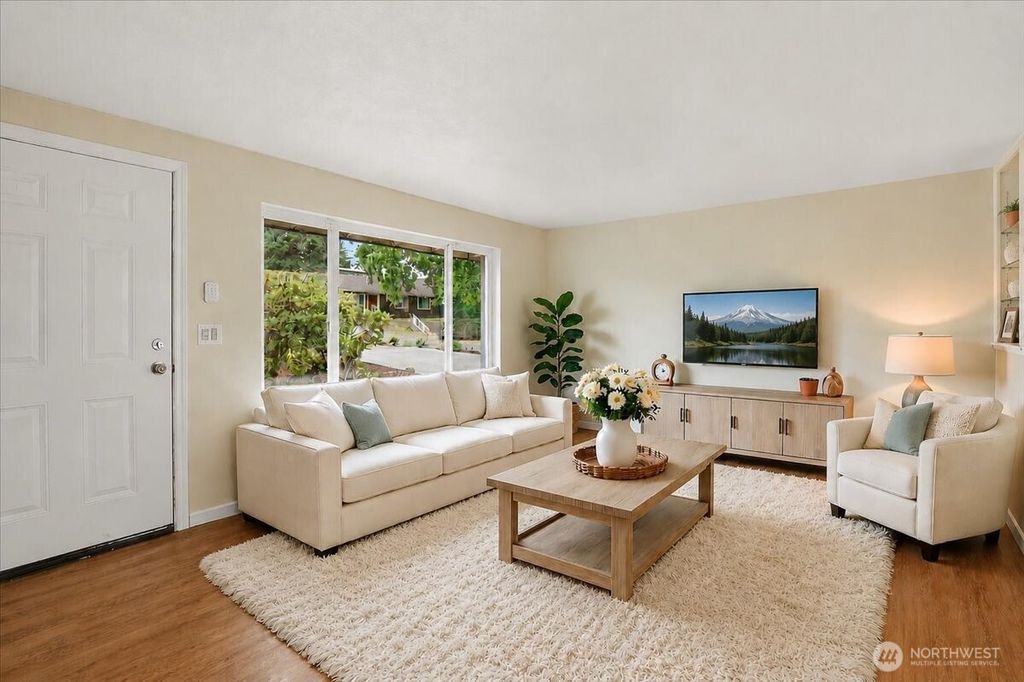 Photo of 851 Pierce Avenue NE, Renton, WA 98056 (MLS # 2550484)