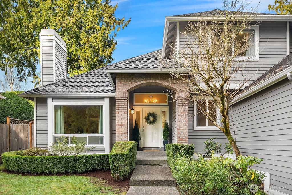 Photo of 4662 244th Place SE, Issaquah, WA 98029 (MLS # 2471066)