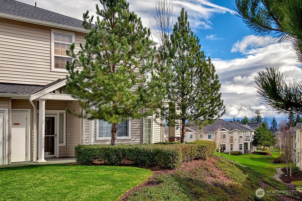 Photo of 1855 Trossachs Boulevard SE #2402, Sammamish, WA 98075 (MLS # 2426644)