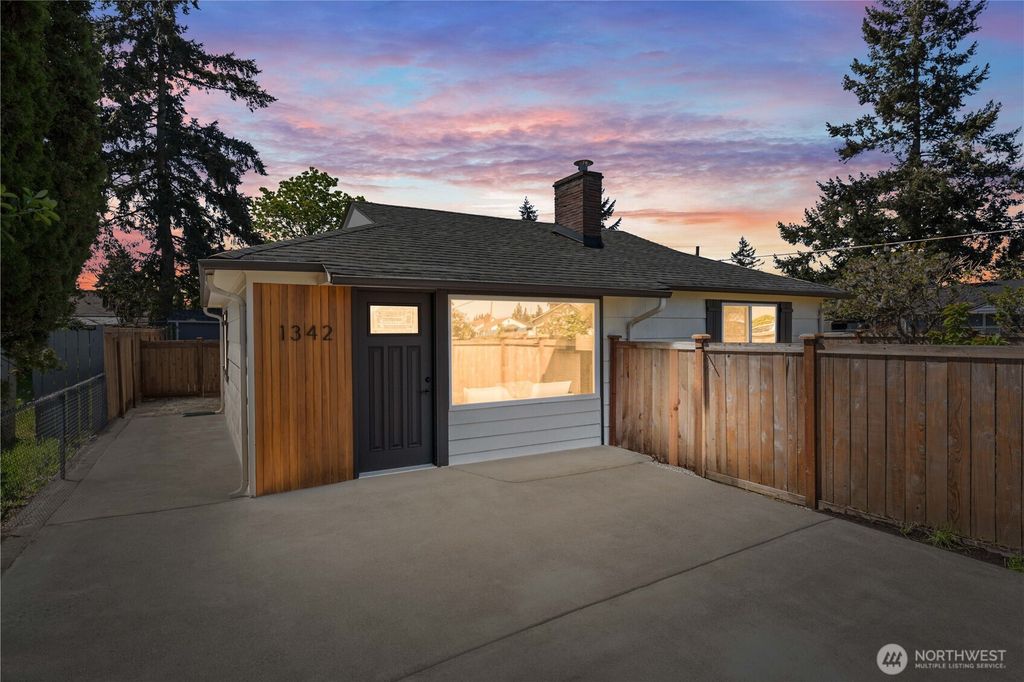 Photo of 1324 116th Street, Tacoma, WA 98444 (MLS # 2513457)