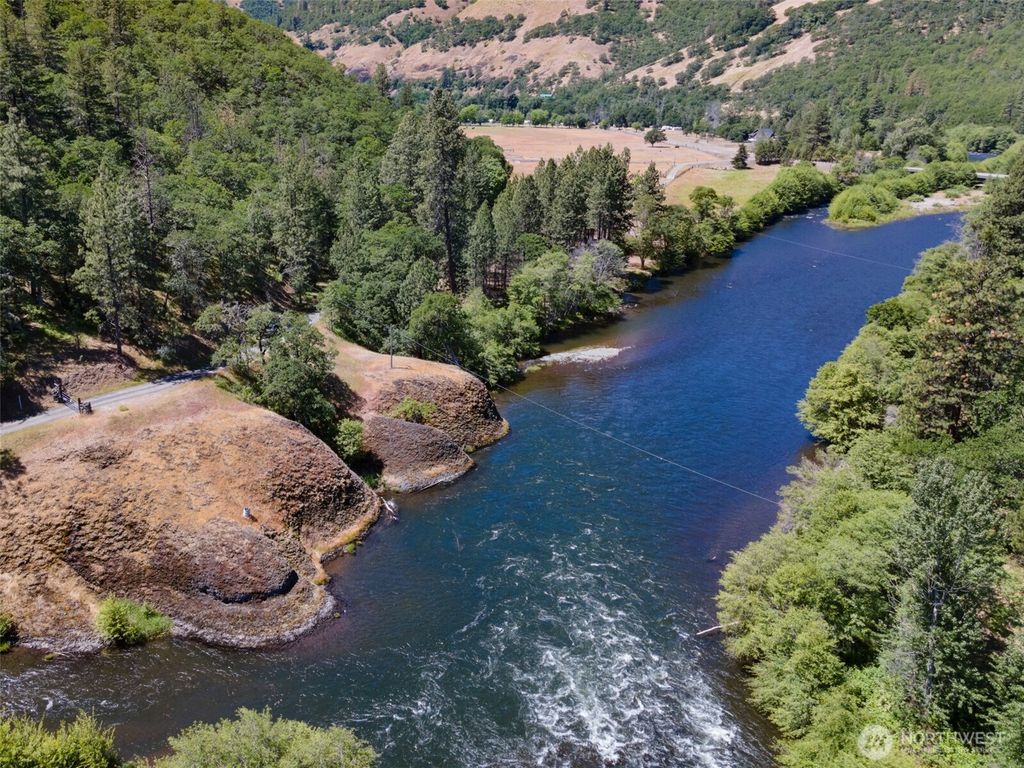 Photo of 992 Highway 142 E, Lyle, WA 98635 (MLS # 2523534)
