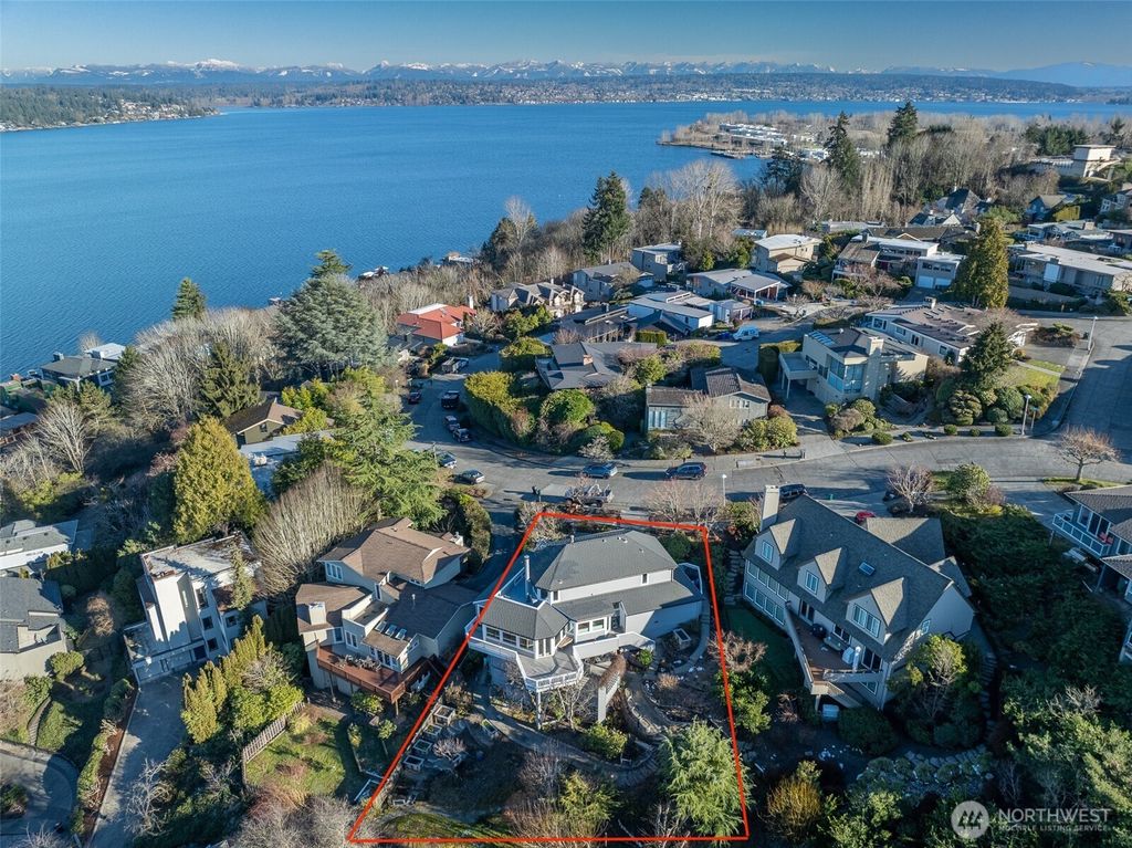 Photo of 5312 NE 86th Street, Seattle, WA 98115 (MLS # 2339765)