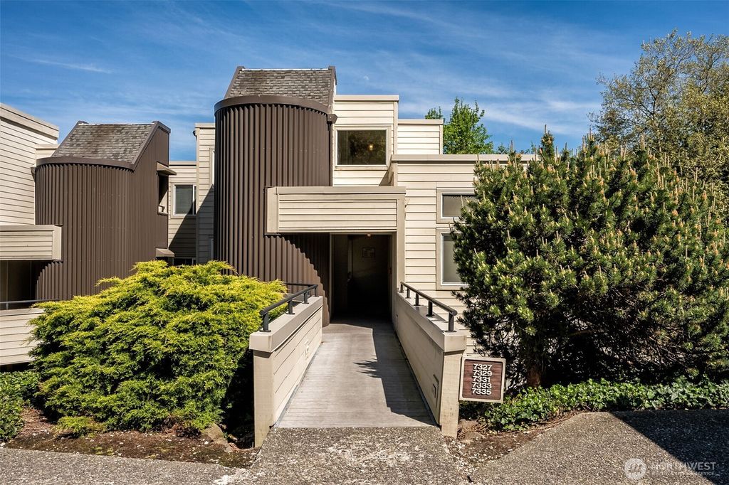Photo of 7331 Old Redmond Road #121, Redmond, WA 98052 (MLS # 2371775)