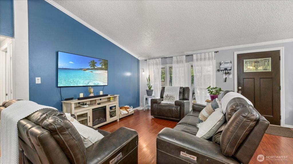 Photo of 12709 218th Pl Pl SE, Snohomish, WA 98296 (MLS # 2334218)