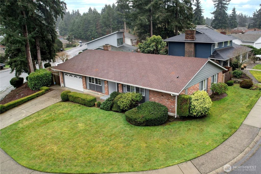 Photo of 3907 SW 321st Street, Federal Way, WA 98023 (MLS # 2334654)