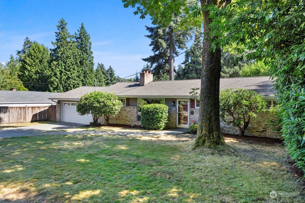 Photo of 8805 SE 62nd Street, Mercer Island, WA 98040 (MLS # 2265324)