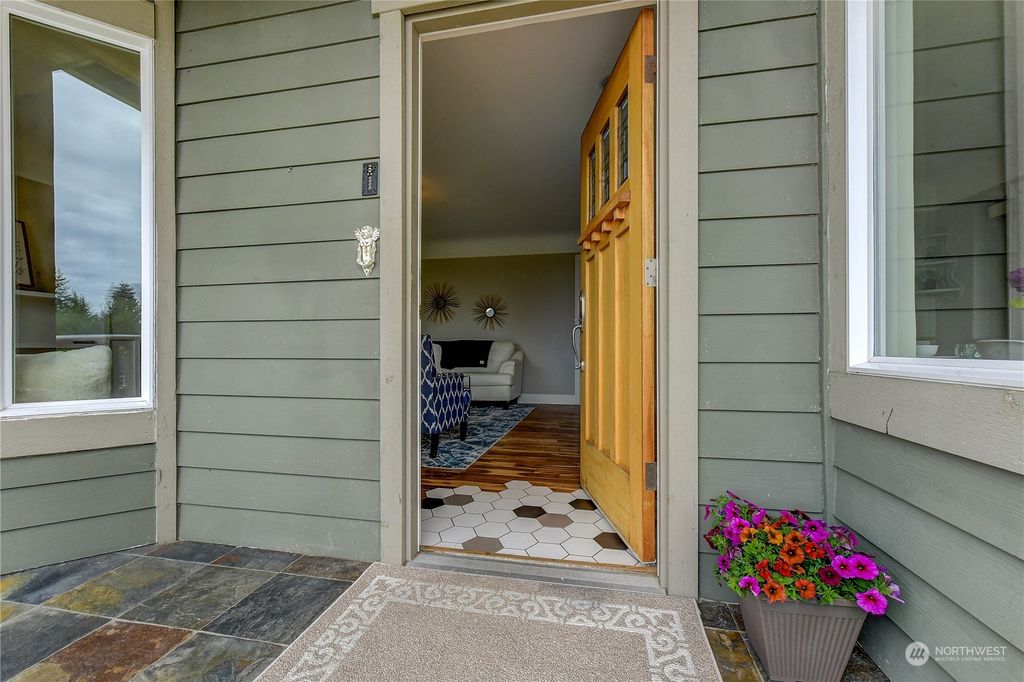 Photo of 7027 S Lakeridge Drive, Seattle, WA 98178 (MLS # 2126718)