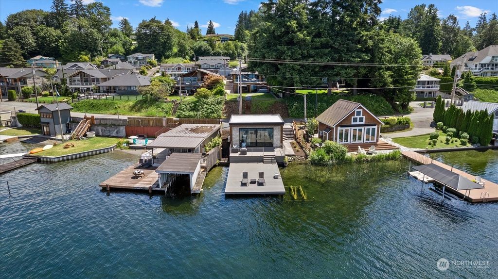 Photo of 617 S Lake Stevens Road, Lake Stevens, WA 98258 (MLS # 2264693)