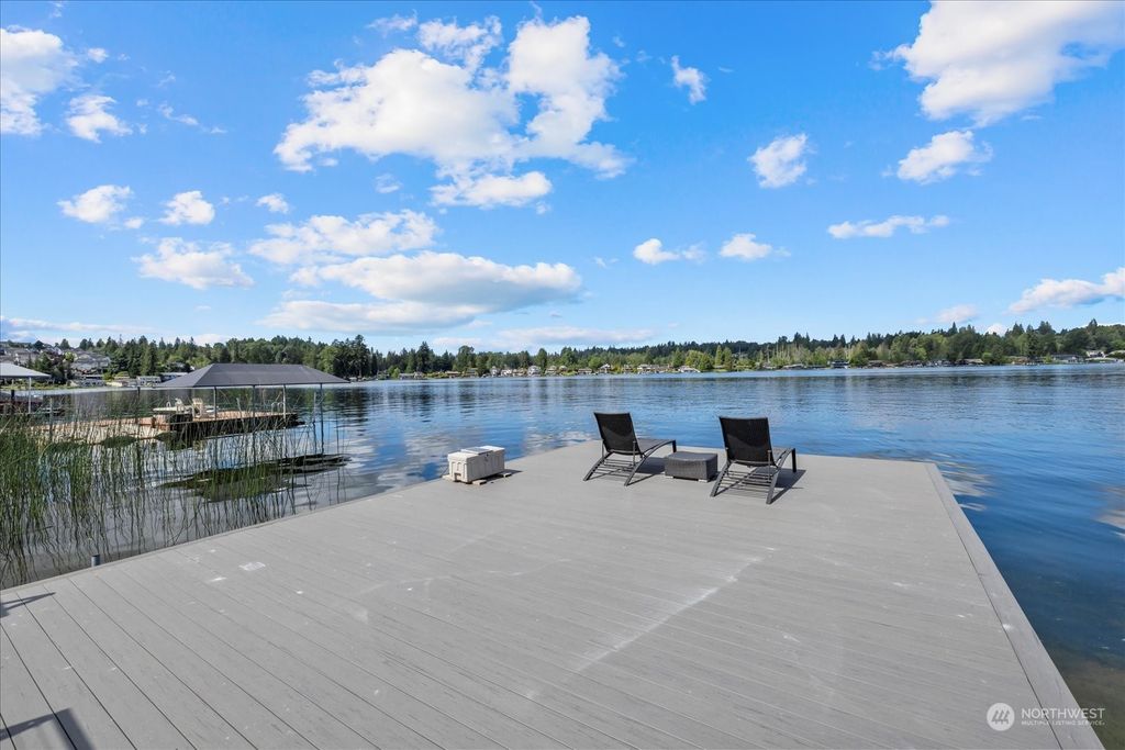 Photo of 617 S Lake Stevens Road, Lake Stevens, WA 98258 (MLS # 2264693)