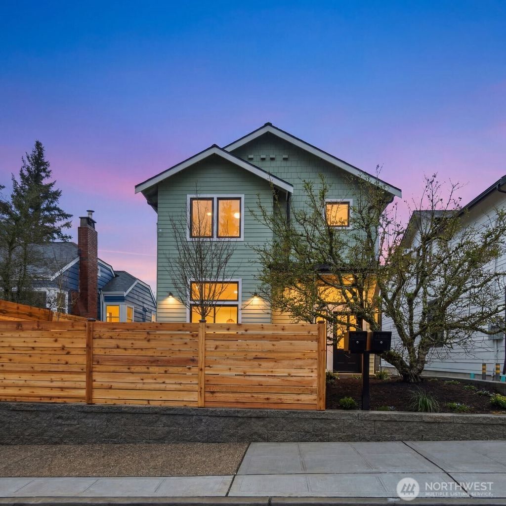 Photo of 522 NE 89th Street #A, Seattle, WA 98115 (MLS # 2492002)