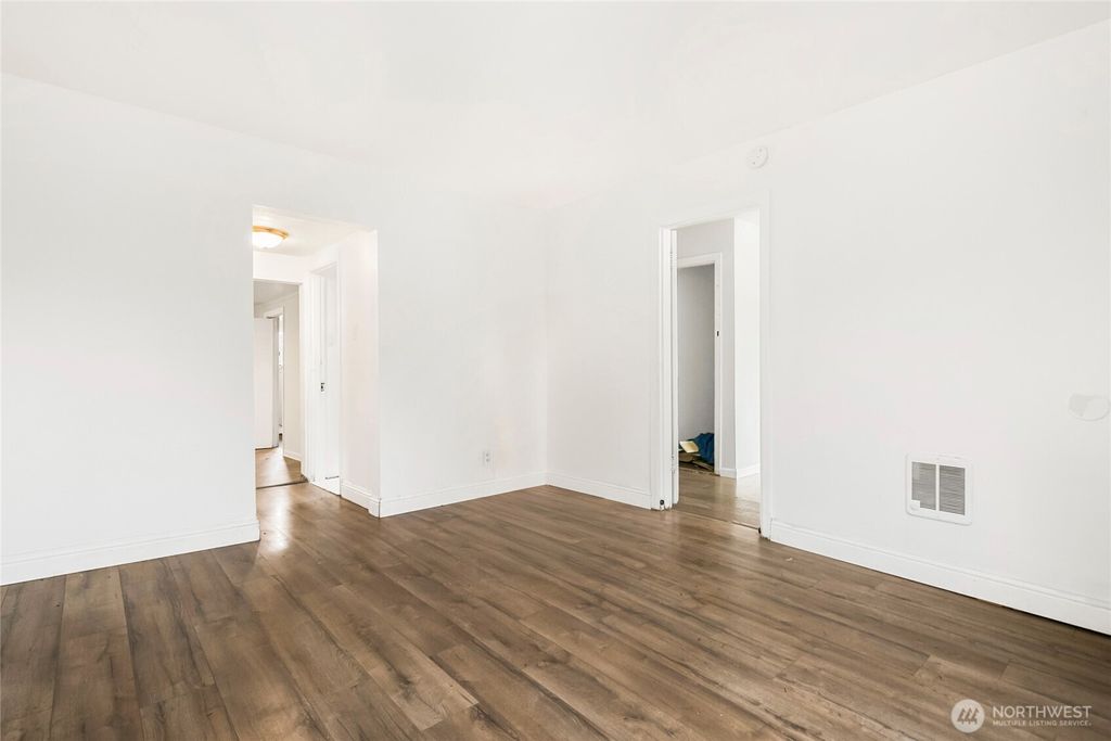 Photo of 806 5th Street SE, Auburn, WA 98002 (MLS # 2457646)