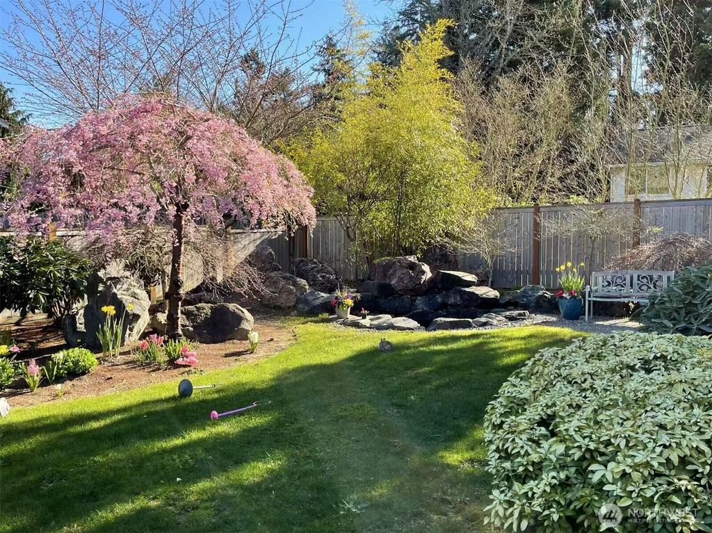 Photo of 9223 128th Avenue NE, Kirkland, WA 98033 (MLS # 2450808)