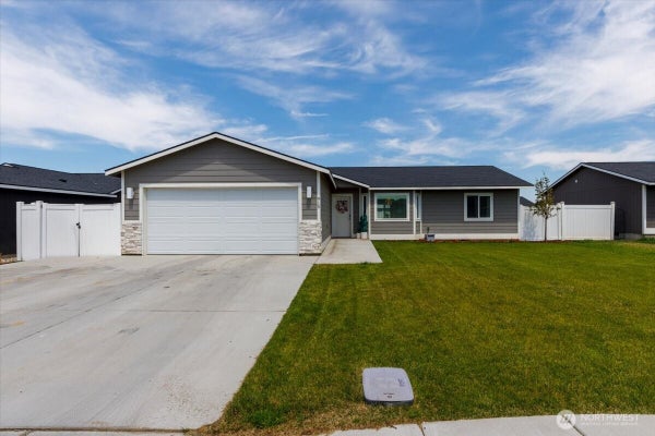 915 E MT ADAMS ST, OTHELLO, WA 99344 - Image 0923ae21a9497f736fc20f559b53e89e/3831003609
