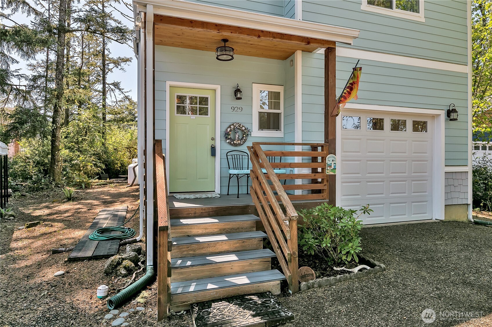 929 Discovery Avenue SE