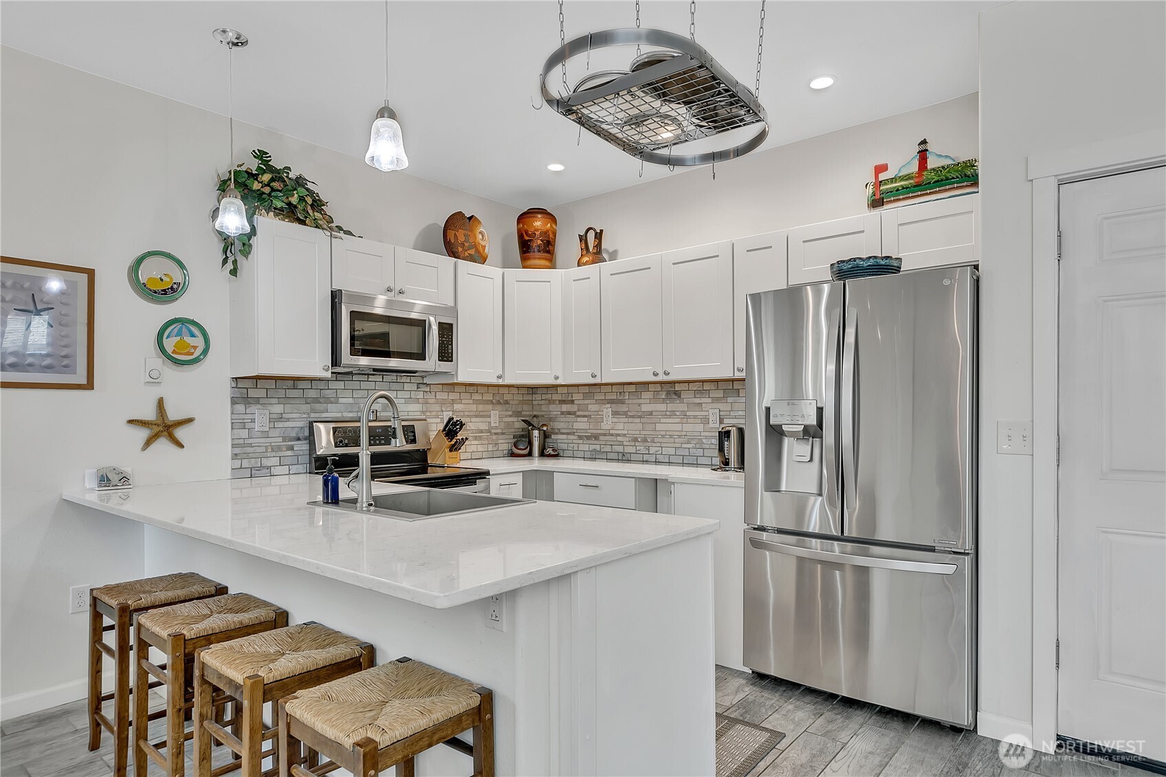 929 Discovery Avenue SE