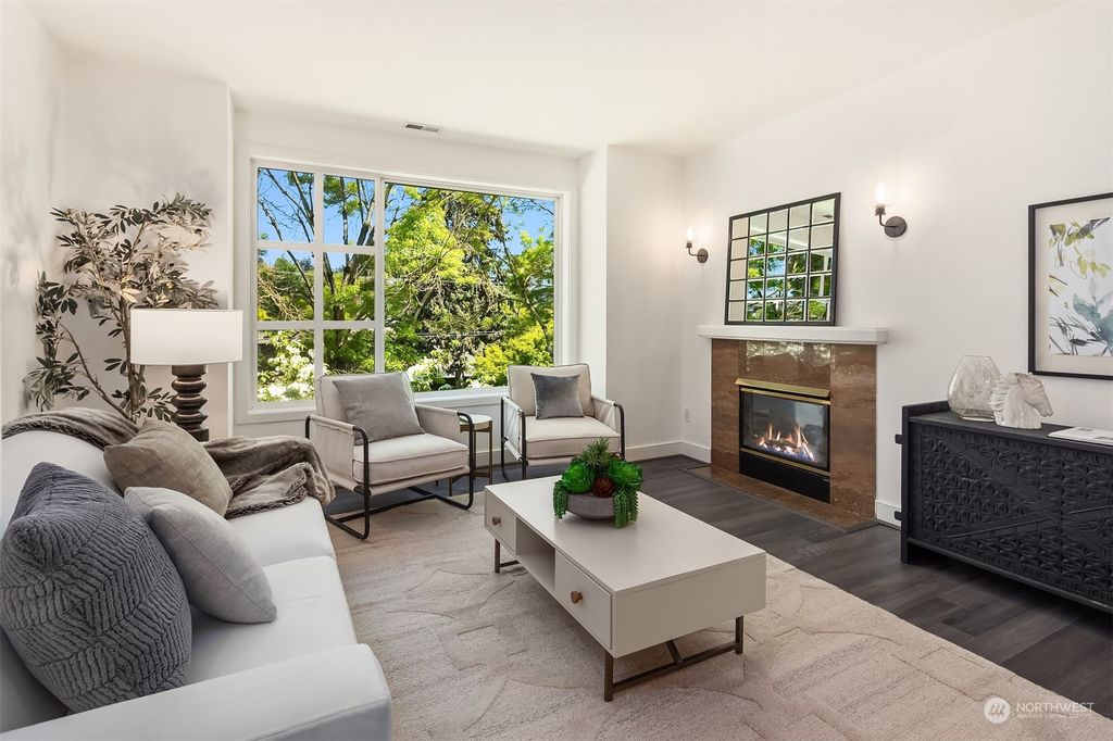 Photo of 321 3rd Street #403, Kirkland, WA 98033 (MLS # 2233680)