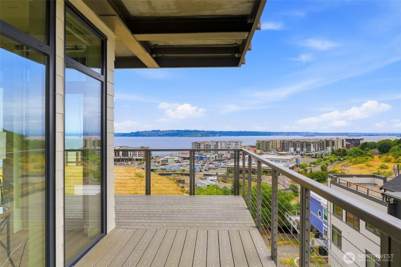 5204 N Bennett 311