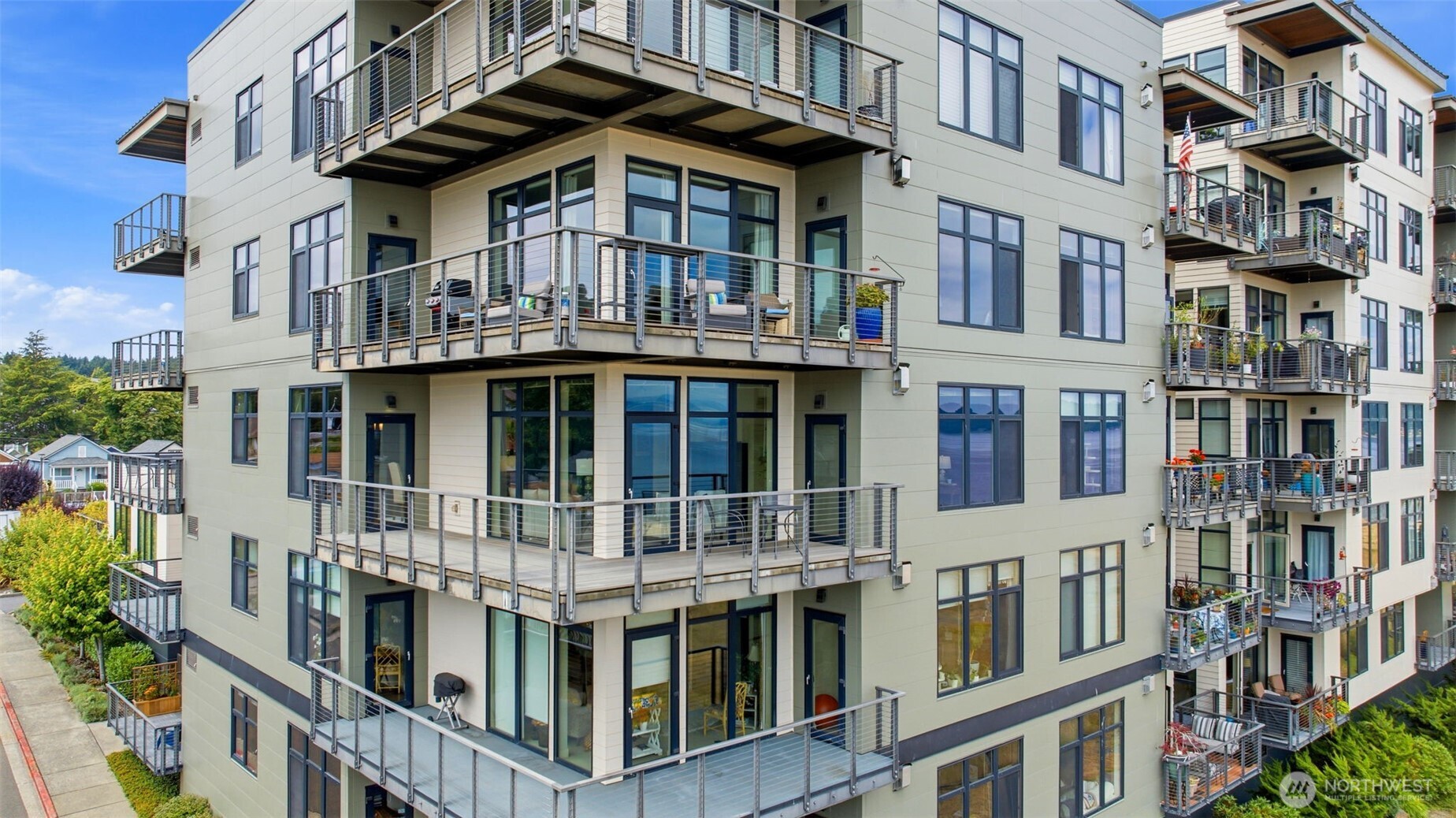 5204 N Bennett 311