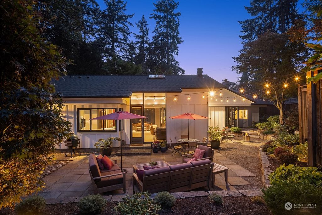Photo of 3436 74th Avenue SE, Mercer Island, WA 98040 (MLS # 2034536)