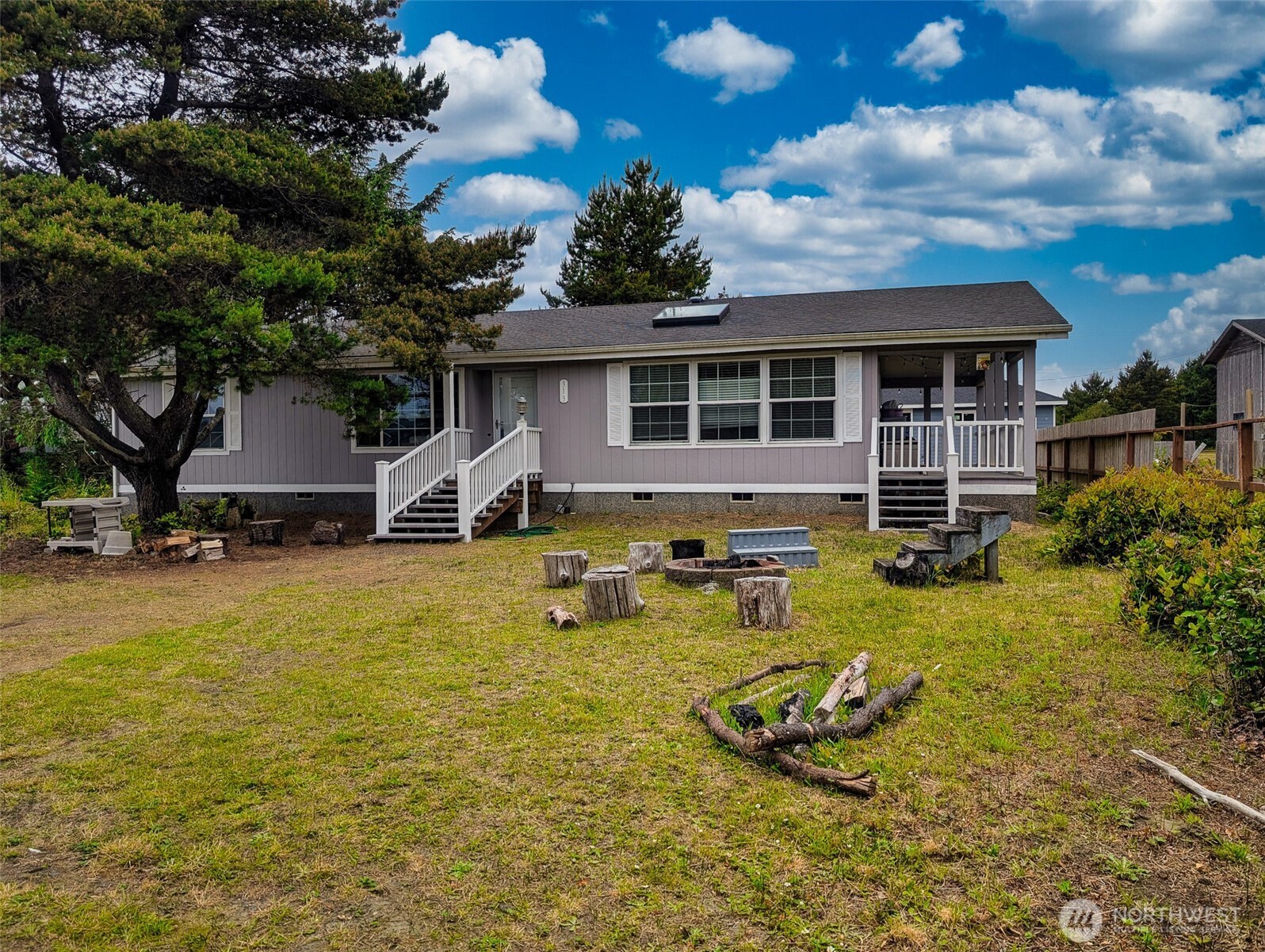 313 Ocean Shores Boulevard NW