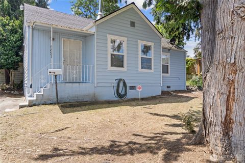 Photo of 4821 S Austin St St, Seattle, WA 98118 (MLS # 2295842)