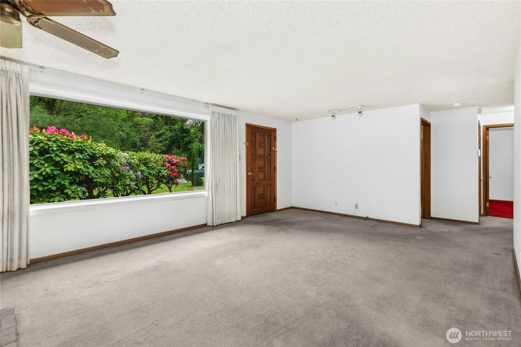 Photo of 16512 18th Avenue NE, Shoreline, WA 98155 (MLS # 2375725)