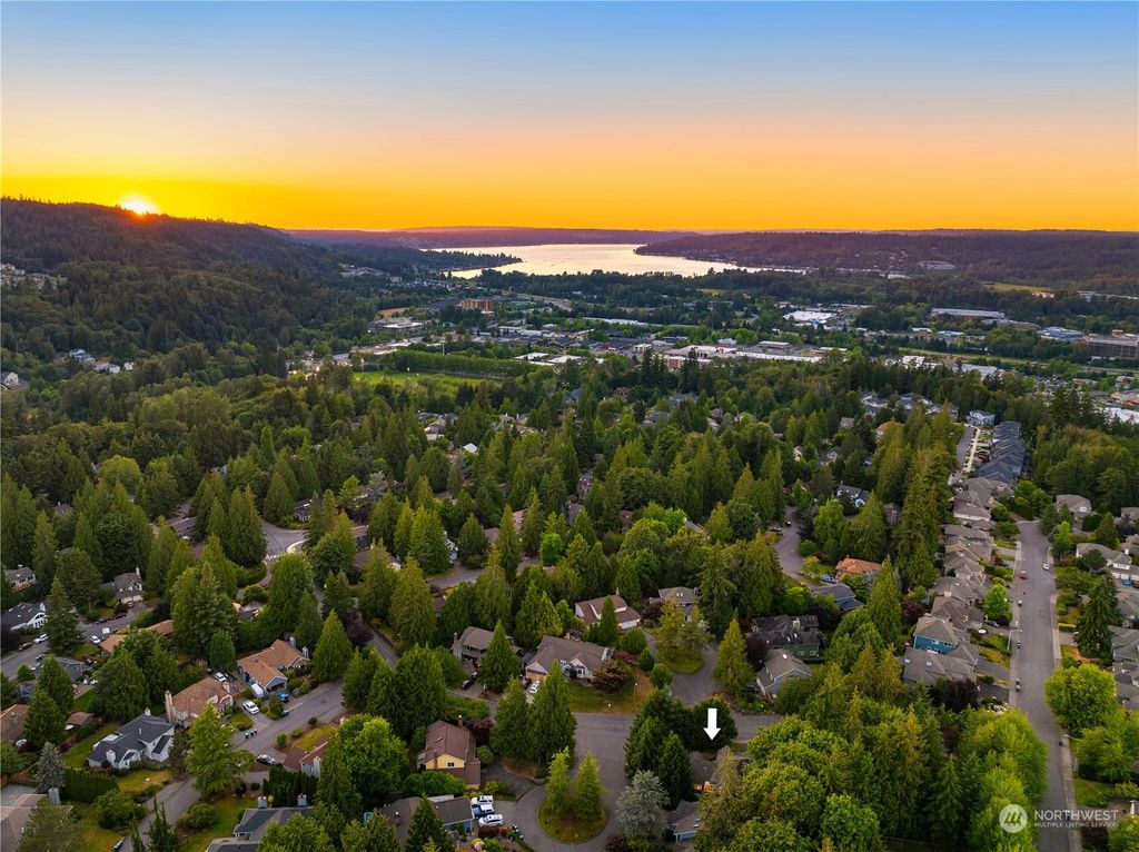 Photo of 945 NW Firwood Boulevard, Issaquah, WA 98027 (MLS # 2263013)