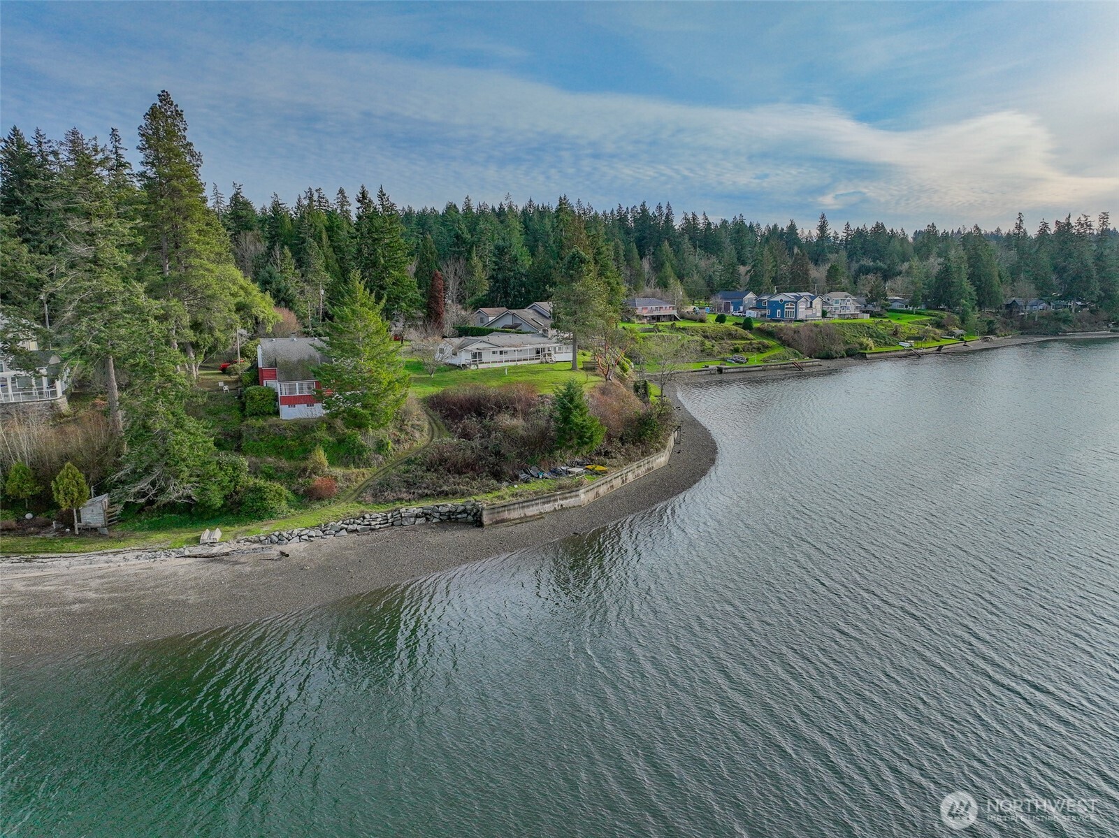 8947 Buttonwood Ln NE