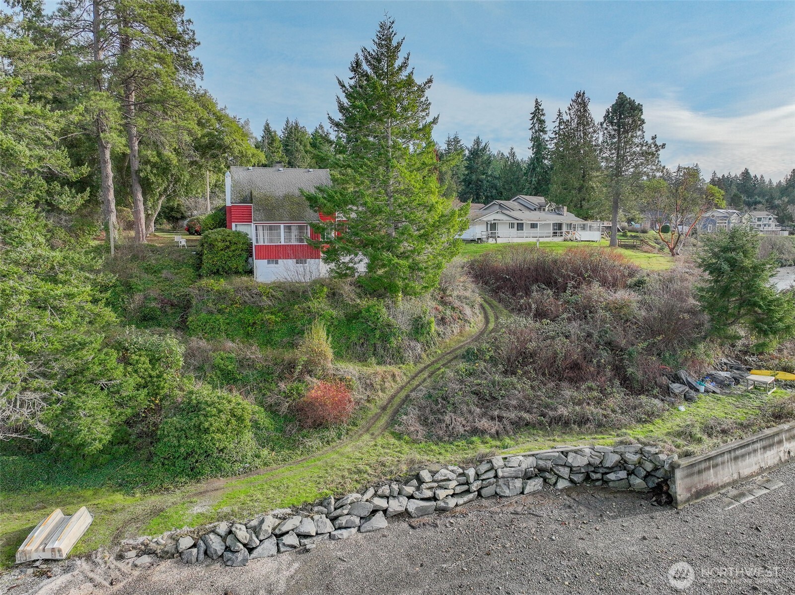 8947 Buttonwood Ln NE