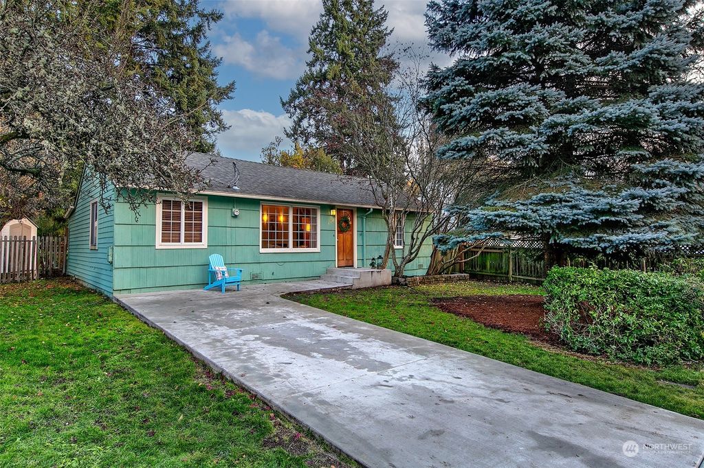 Photo of 13756 Densmore Avenue N, Seattle, WA 98133 (MLS # 2182423)