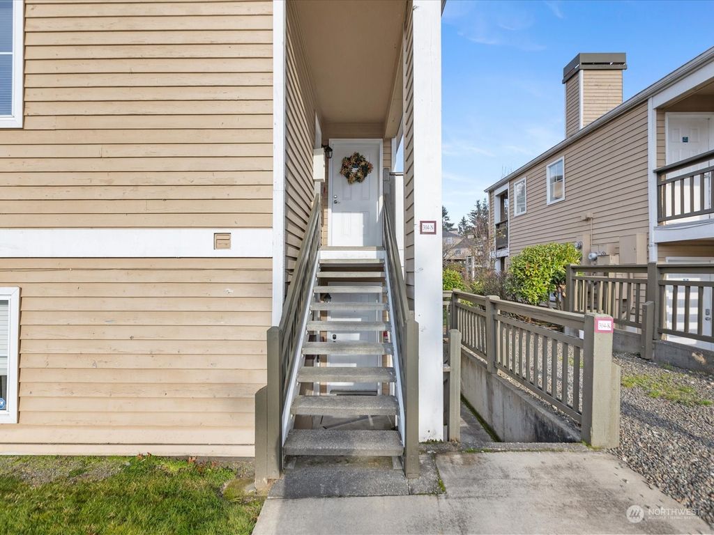 Photo of 5300 Harbour Pointe Blvd Blvd #304N, Mukilteo, WA 98275 (MLS # 2313817)