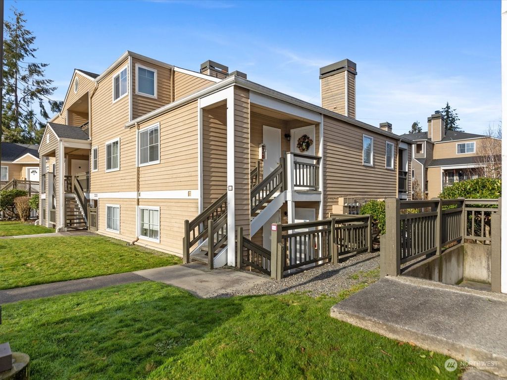 Photo of 5300 Harbour Pointe Blvd Blvd #304N, Mukilteo, WA 98275 (MLS # 2313817)