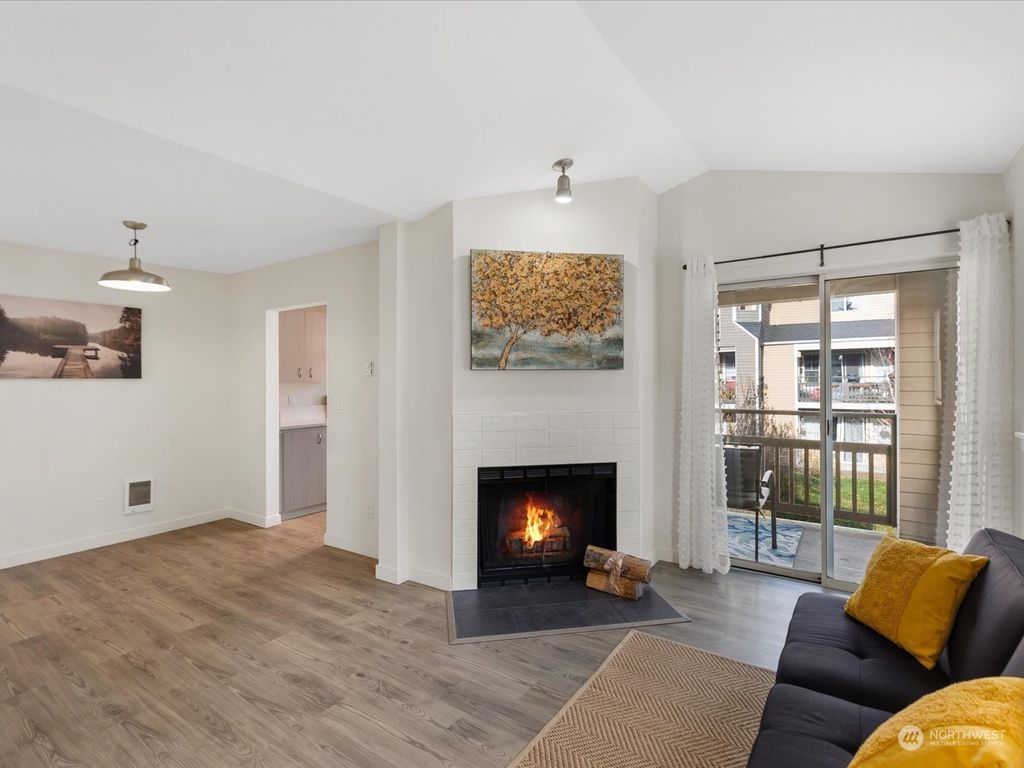 Photo of 5300 Harbour Pointe Blvd Blvd #304N, Mukilteo, WA 98275 (MLS # 2313817)