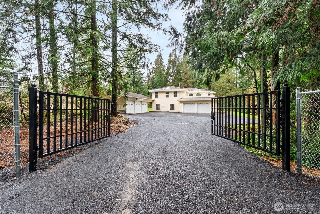 Photo of 176 Chilvers Road, Chehalis, WA 98532 (MLS # 2475782)