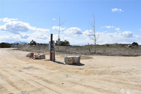 Photo of 284 Harmony Heights Road, Brewster, WA 98812 (MLS # 2460299)